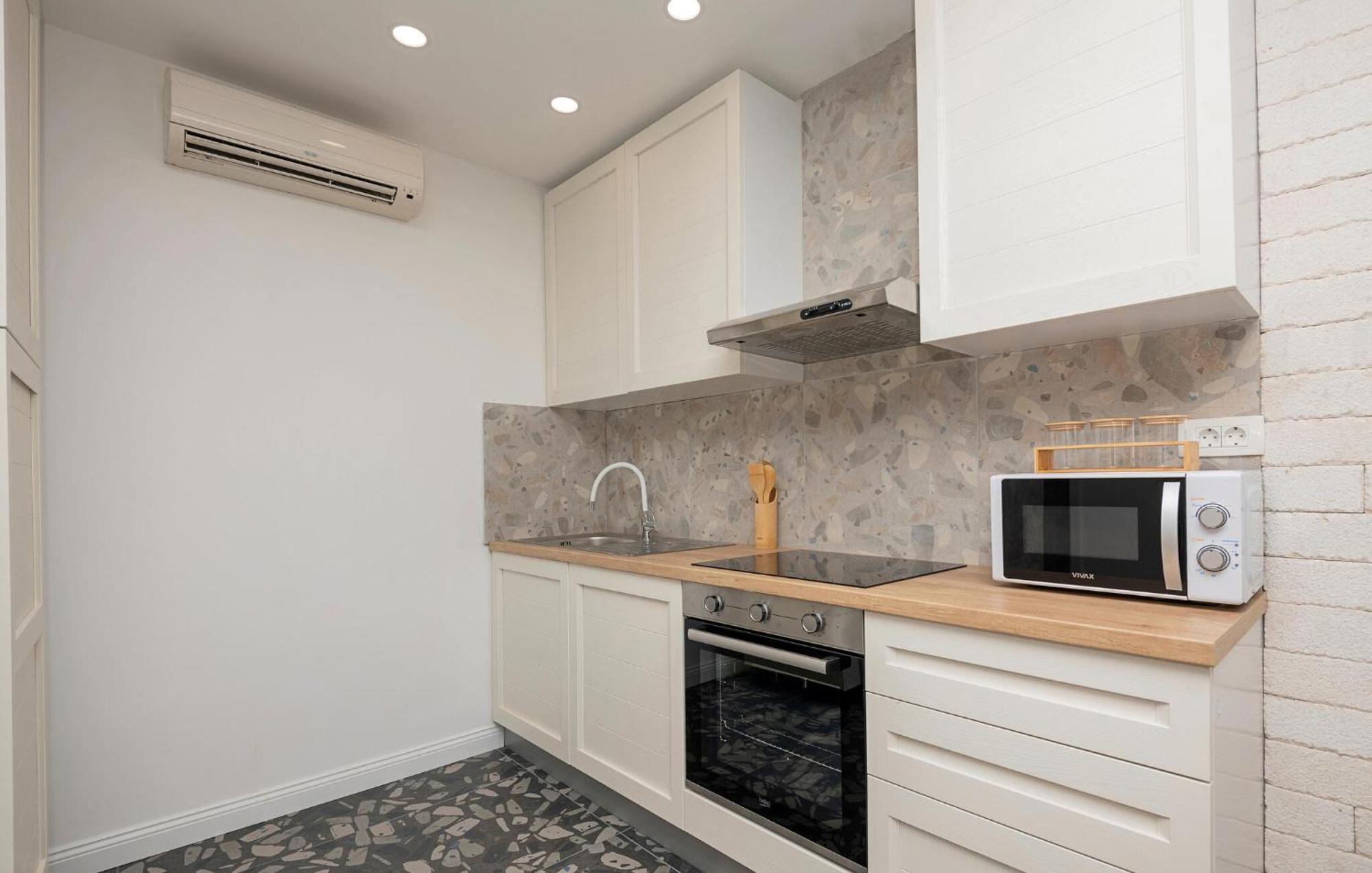 Cozy Apartment In Makarska With Kitchen Exteriér fotografie