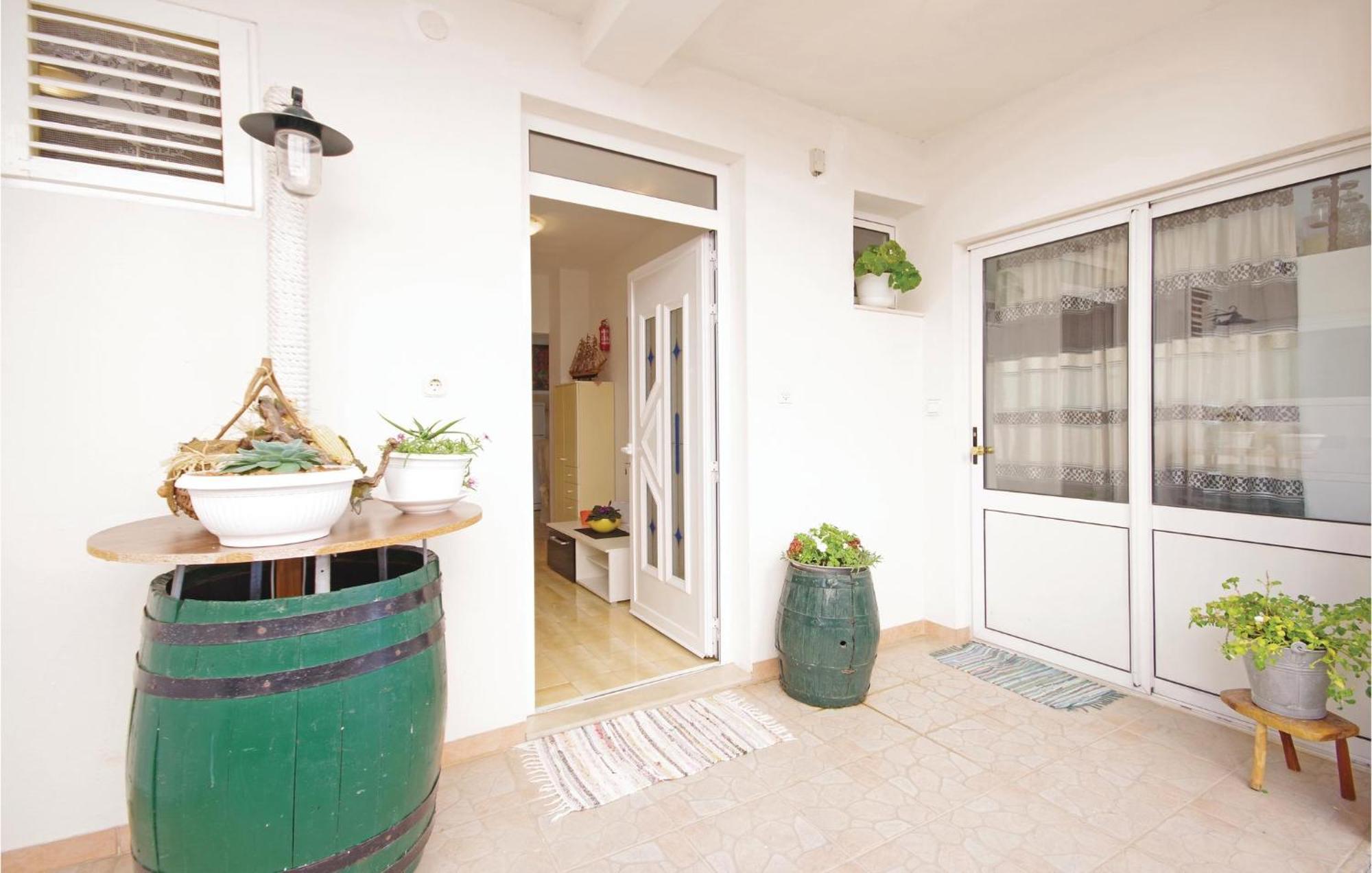 Cozy Apartment In Makarska With Kitchen Exteriér fotografie